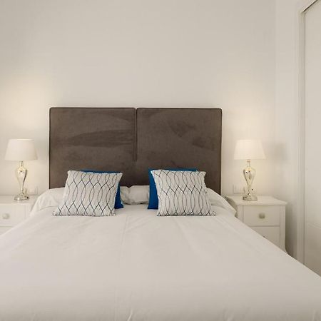 2306 - Brand New Apt, Walking Distance To Beach! Casares Extérieur photo