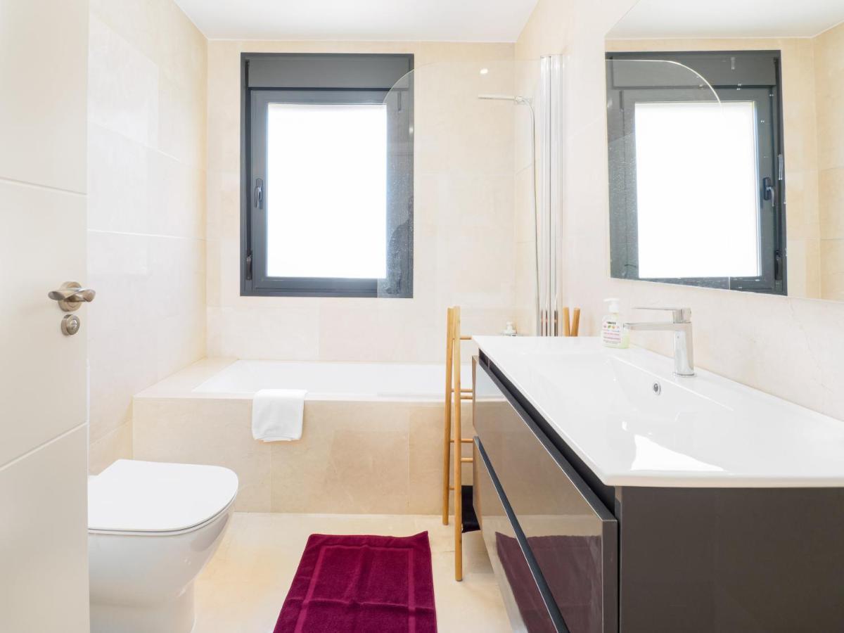 2306 - Brand New Apt, Walking Distance To Beach! Casares Extérieur photo